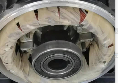 มอเตอร์เพลากลวง 7KW พร้อม AR Interpump สำหรับเครื่องทำความสะอาดเชิงพาณิชย์ 3