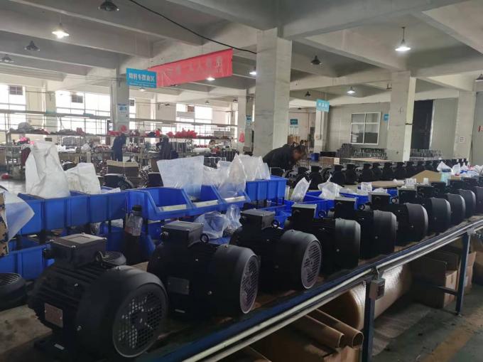 มอเตอร์ AC ไฟฟ้าระยะเดียว 2.2KW 3HP 380V 50HZ 2300 รอบ / นาที โฮสติกอลูมิเนียมปิดกันระเบิด 110V มอเตอร์ปั๊ม 5KW 17