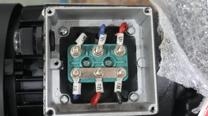50Hz 60Hz กันน้ํา 0.09kw 0.12Hp เครื่องยนต์ไฟฟ้าสี่ขั้วแบบไม่สมอง 380V 1500RPM สามเฟสปิด 220V แอค โวลเตจ 3