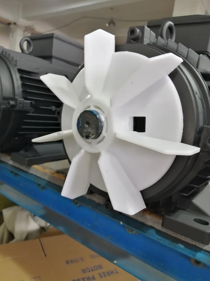 มอเตอร์อินดูชันแบบเดียว 5.5hp 4kw 220V 1500rpm สําหรับเครื่องปรับอากาศอุตสาหกรรม 1 ปี 4